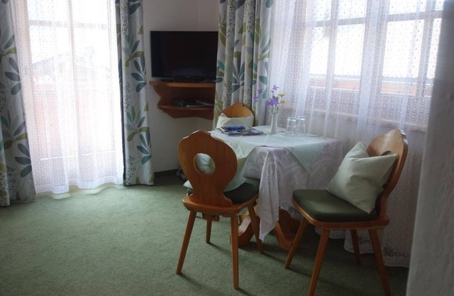Double room, shower or bath, WC, West - Postfeld 606