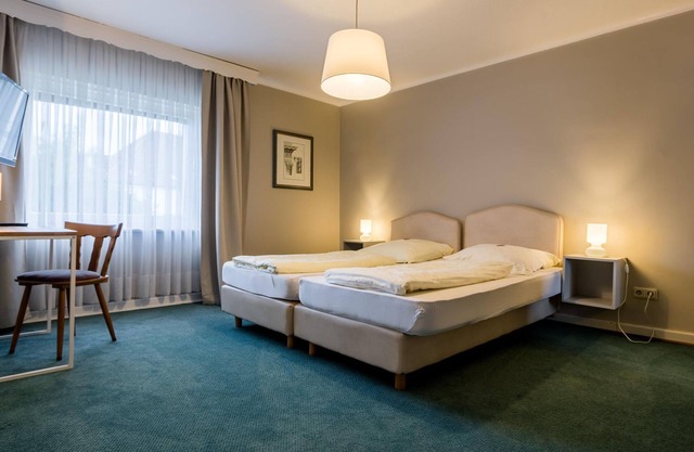 Double room, shower/toilet - SLEEP & GO to the Moselle terrace