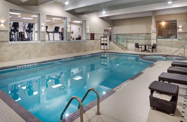 DoubleTree by Hilton Toronto Airport