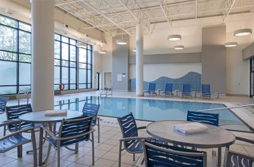 DoubleTree by Hilton West Edmonton