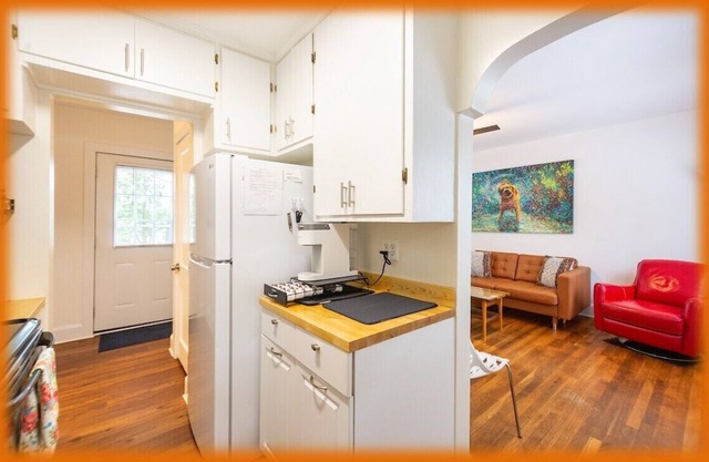 DownTown-Fenced-Medical-Work Stay Perfect-BlazingWifi-