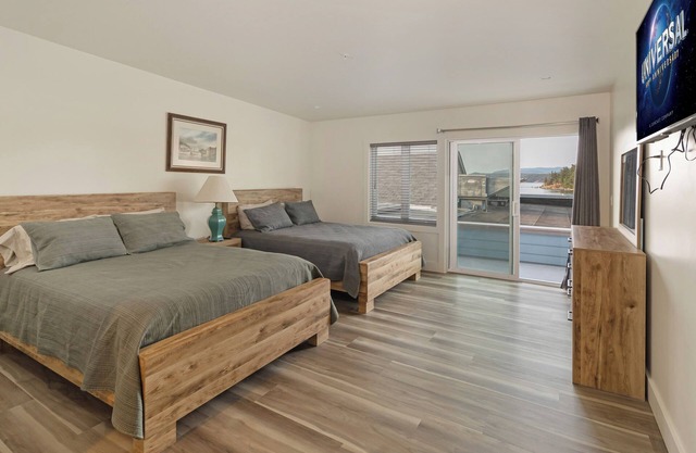 Downtown Friday Harbor! Newly Built! (DS)