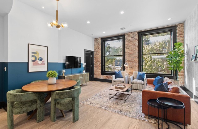 Downtown NOLA Luxury Rooftop Pool Sleeps 6