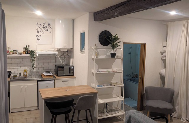 Downtown studio with private patio