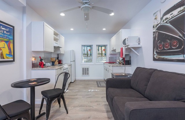 Downtown Treehouse | Walking Distance of Restaurants & Shops in Black Mountain!