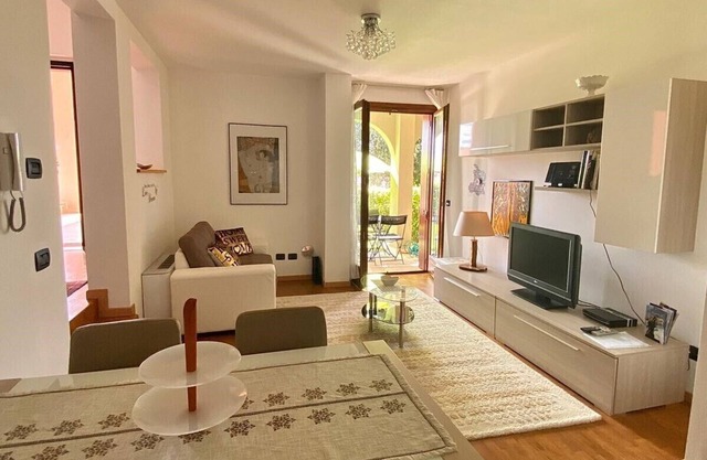 DREAM APARTMENT: NEW APARTMENT ! IN TOSCOLANO MADERNO, WITH GARDEN, PORCH