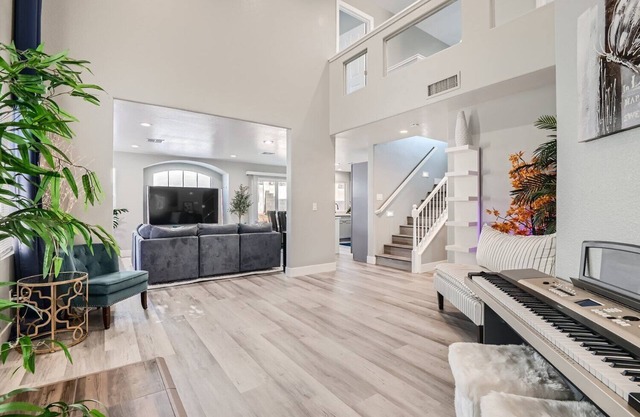 Dream Home Comfy 3 BD in Las Vegas. 10 minutes to stadiums, Strip, and more!