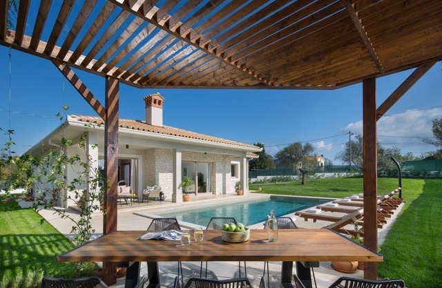 Dream villa for 6 on the east coast of Istria