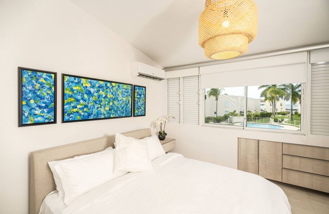 Dream Villa - Luxury Stay w/Pool & Beach Access