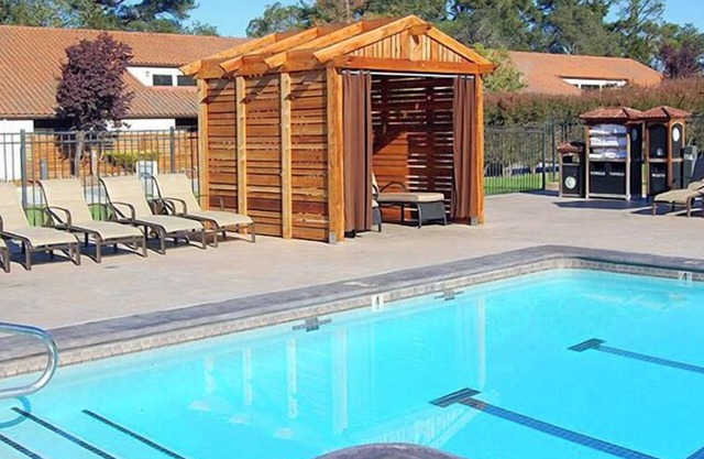 Dreamy Santa Cruz Hideaway: Fireside, Pool, & Trail Adventures Await | 4 Rooms