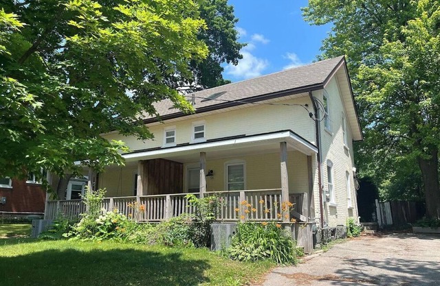 DTK Comfy Farmhouse Semi 2 Beds