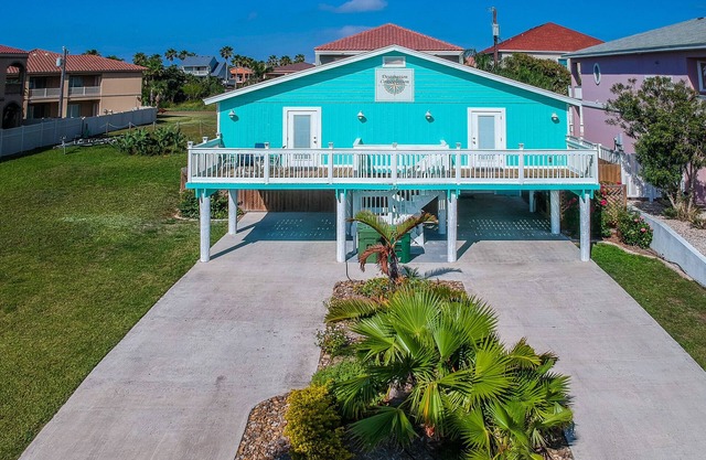 🏠🌴 Dual Beachside Havens: Double Homes & Pools for Grand Getaways 🏊🌴