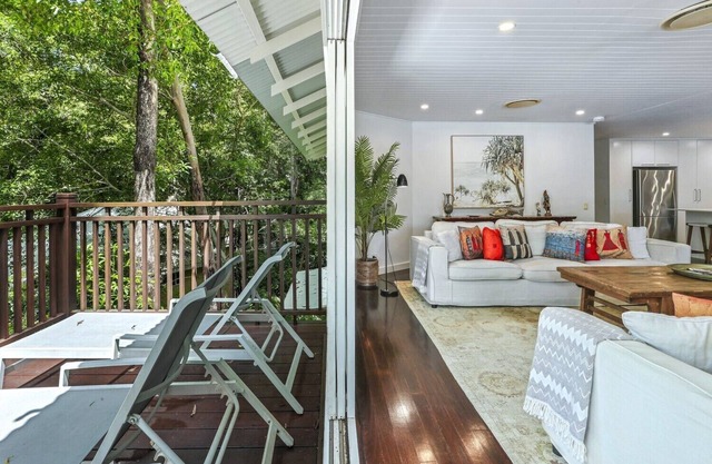 Dual-living amongst the rainforest in Little Cove