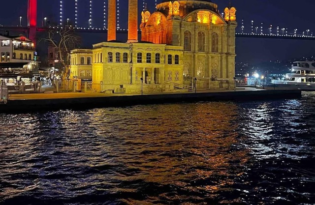 Dublex House near the Bridge