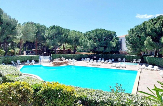 Duplex 2-bedroom apartment with terrace and pool in Balaruc-les-Bains