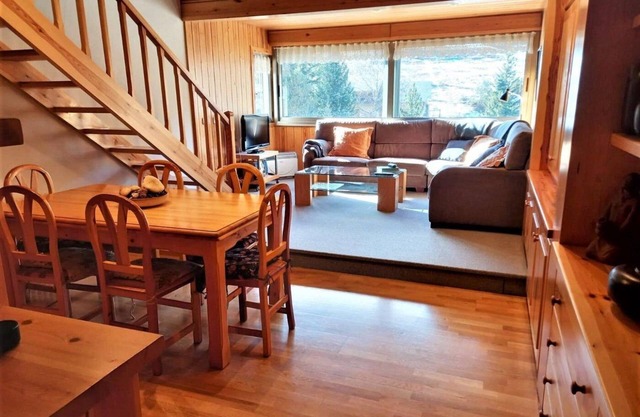 Duplex 3 Bed Parking, Ski Storage & Games Room