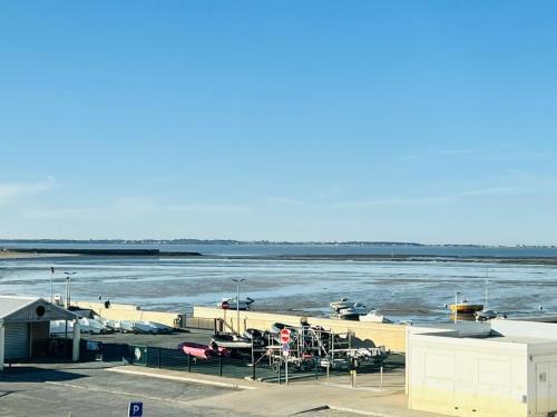 Duplex 4 pièces, balcon, 6 pers, Châtelaillon-Plage, Wi-Fi - FR-1-535-38