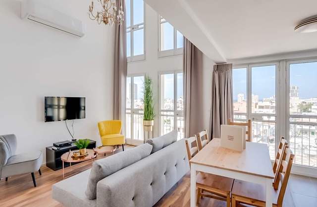 DUPLEX APARTMENT SUPERIOR