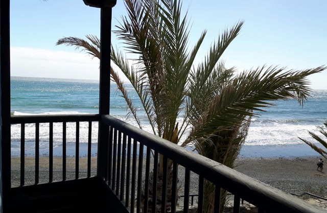 Duplex first line on the beach overlookin the sea Swimming pool - Wifi