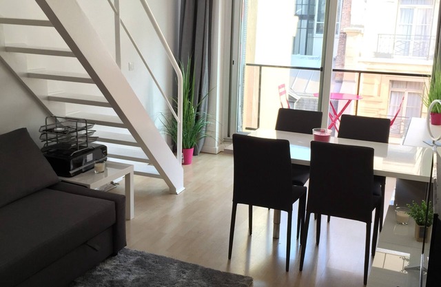 DUPLEX NEAR CHAMPS ELYSÉES