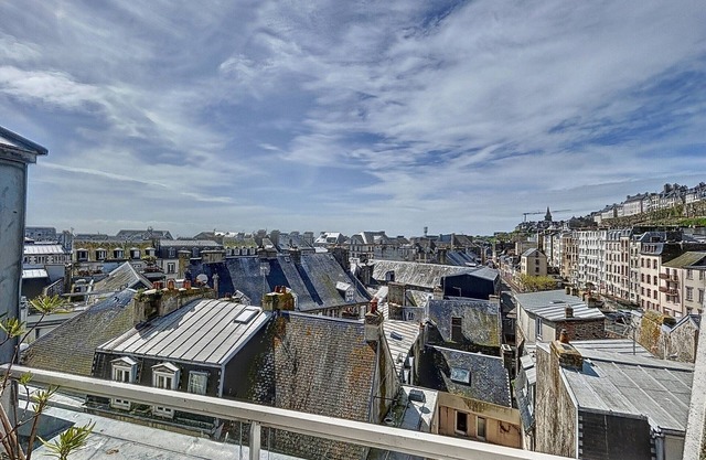 Duplex T3 with terrace in the heart of Granville