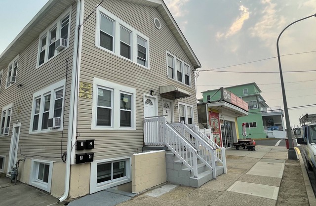 Dupont Beach House A