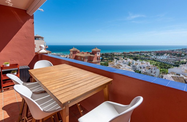 Duquesa Regent 2173 Sunset