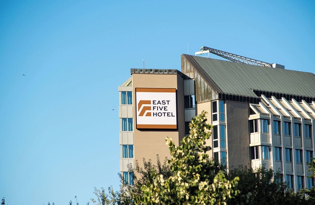 East Five Hotel