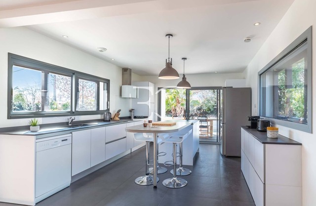 Easy Clés- Lovely Villa 10p + Heated Pool