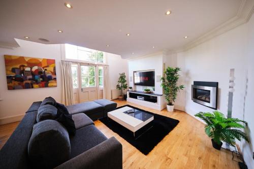 Ebony Suite