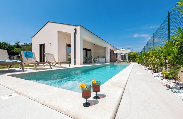 Echo villa, Istra, pool/jacuzzi, BBQ, pet friendly