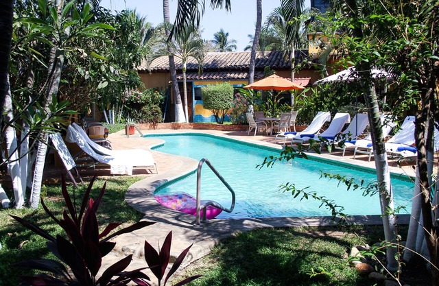 Eco 1 BR apt w/lg terrace, ionization system pool, yoga classes, big gardens