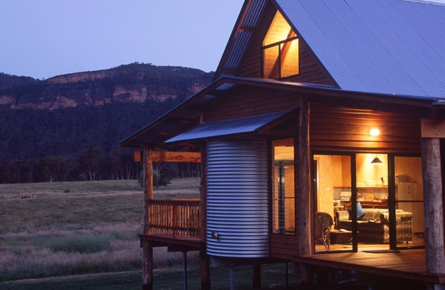 Eco cabin (2bdrm) with VIEWS of Blue Mountains, near Blackheath
