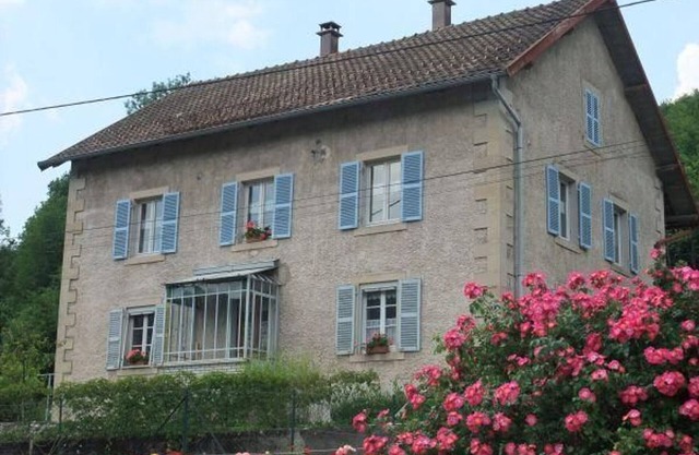 Eco-renovated cottage with studio and wood stove near Ballon de Servance