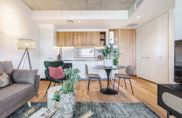 Eco-Retreat Near Sth Melbourne Market w City Views