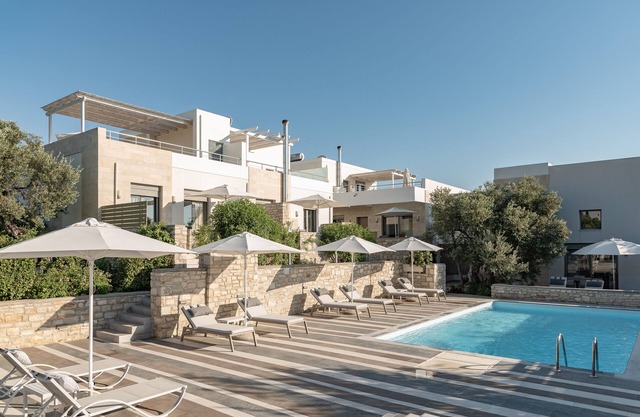 Eco Villa, a perfect escape close to the beach! Walking distance to shops!