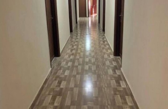*Economy 2 bedroom apartment on a hotel* Quiet Neighborhood