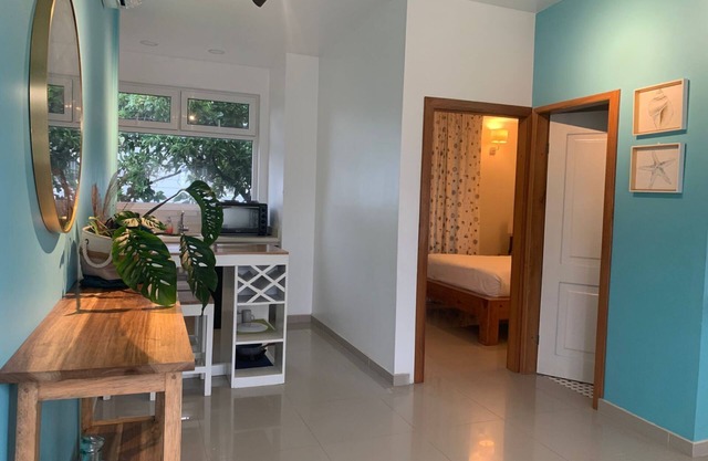 Edificio La Esquina Cesar Mariscos