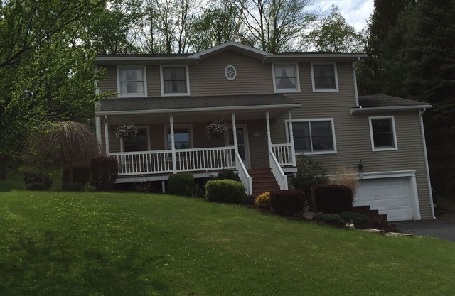 Efficiency Apt between Cornell, SUNY Cortland -Handicap Accessible