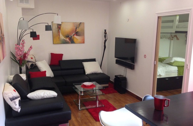 EIFFEL TOWER - Passy - DISCREET and LUXURY 35m2