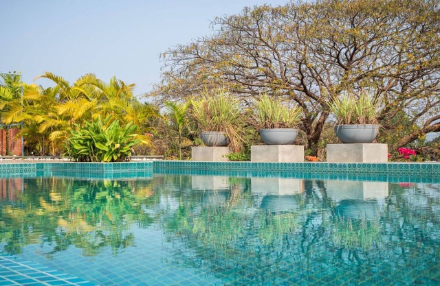 El Arbol by Hireavilla-2br w Rooftop Pool in Nerul