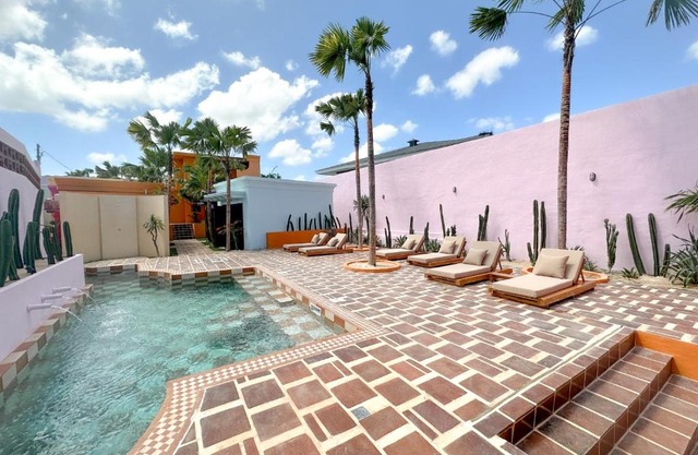 El Barrio Boutique Hotel & Bar