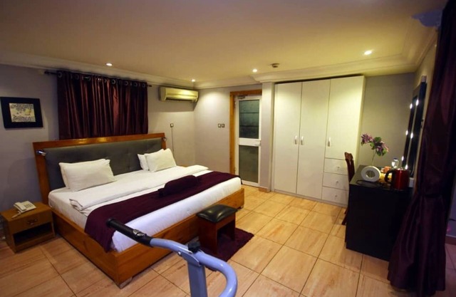 Elegance suites