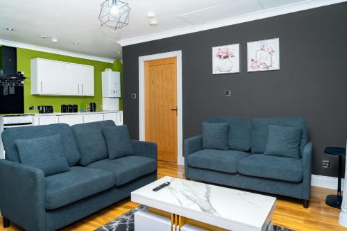 Elegant 1BD, Gym, Parking, Bus to Airport, Sleeps4
