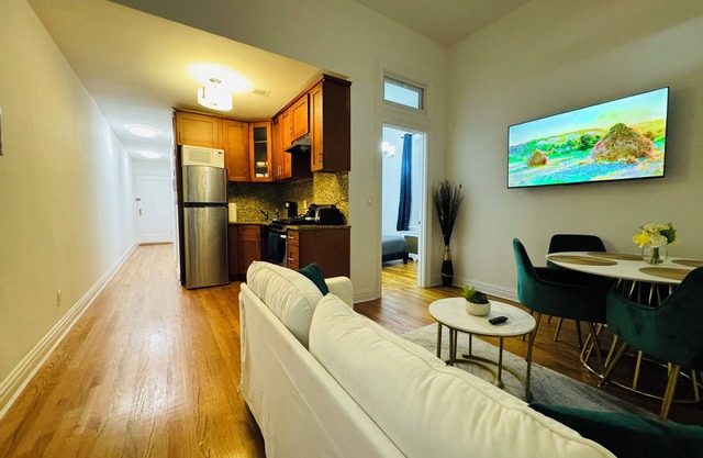 Elegant 2-BD. Manhattan Escape Steps from Central Park"