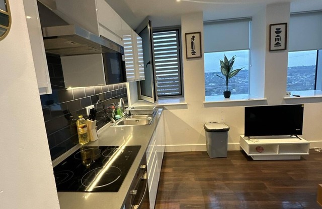 Elegant 2-bedroom retreat in London, complete with complimentary Wi-Fi.