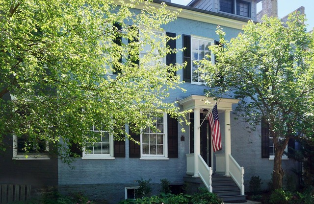 Elegant 3 FL 7 Beds Row House in Historic Geneva: Walk to HWS, Lake, Downtown