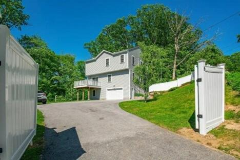 Elegant 3BR Home in Worcester