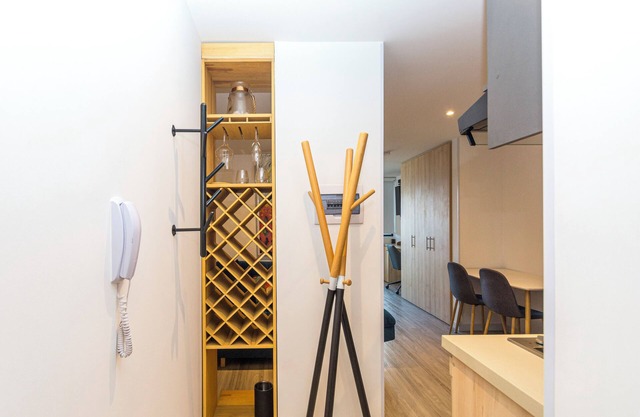 Elegant apartment with view of the city, mountains, 500 MB, swimming pool, gym and spa