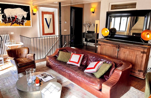 Elegant apartment with terrace in historic center